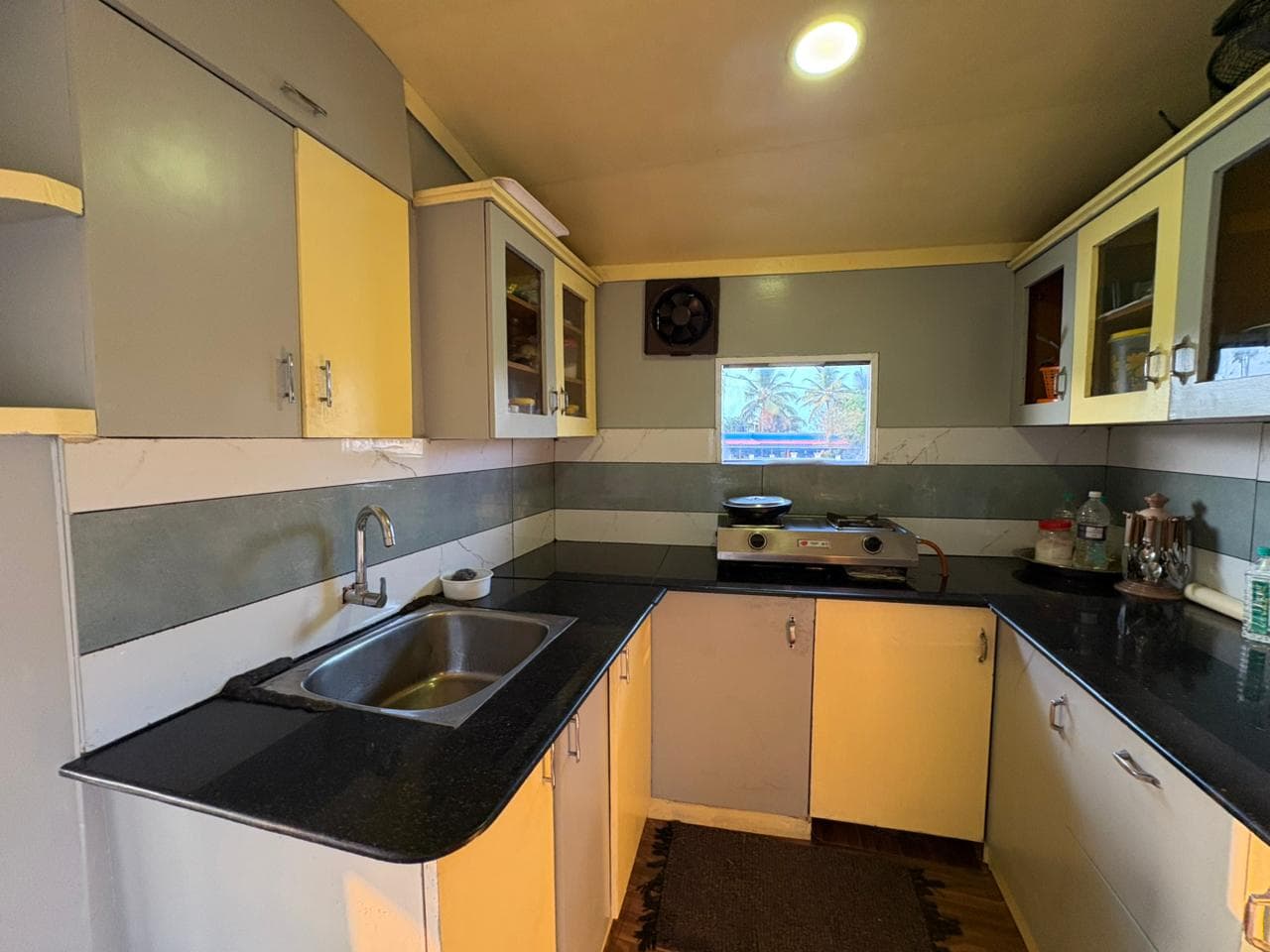 1 bedroom houseboat 4