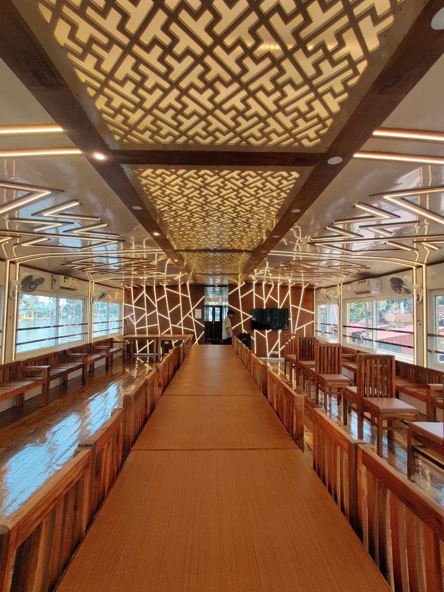 10 bedroom houseboat 5