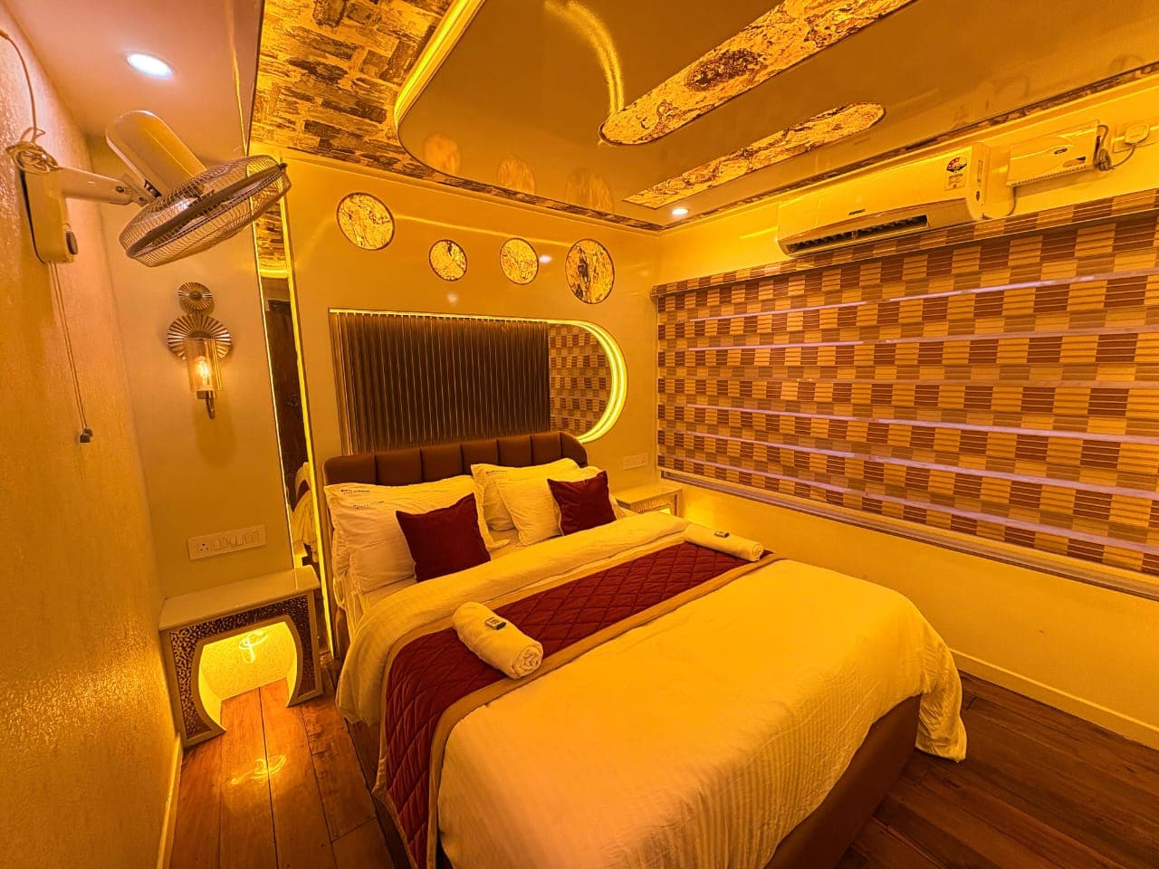 11 bedroom houseboat 5