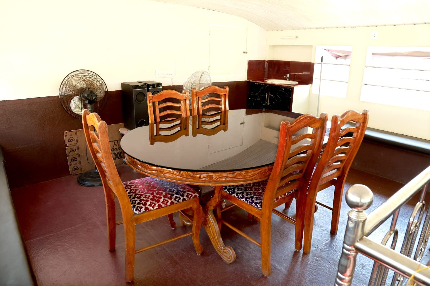 2 bedroom houseboat 2