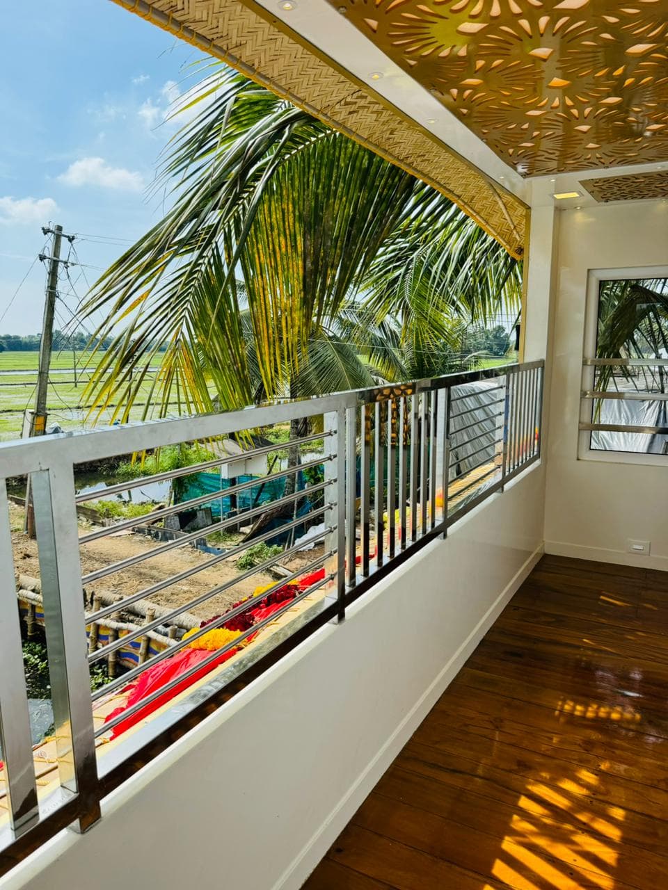 7 bedroom houseboat 3
