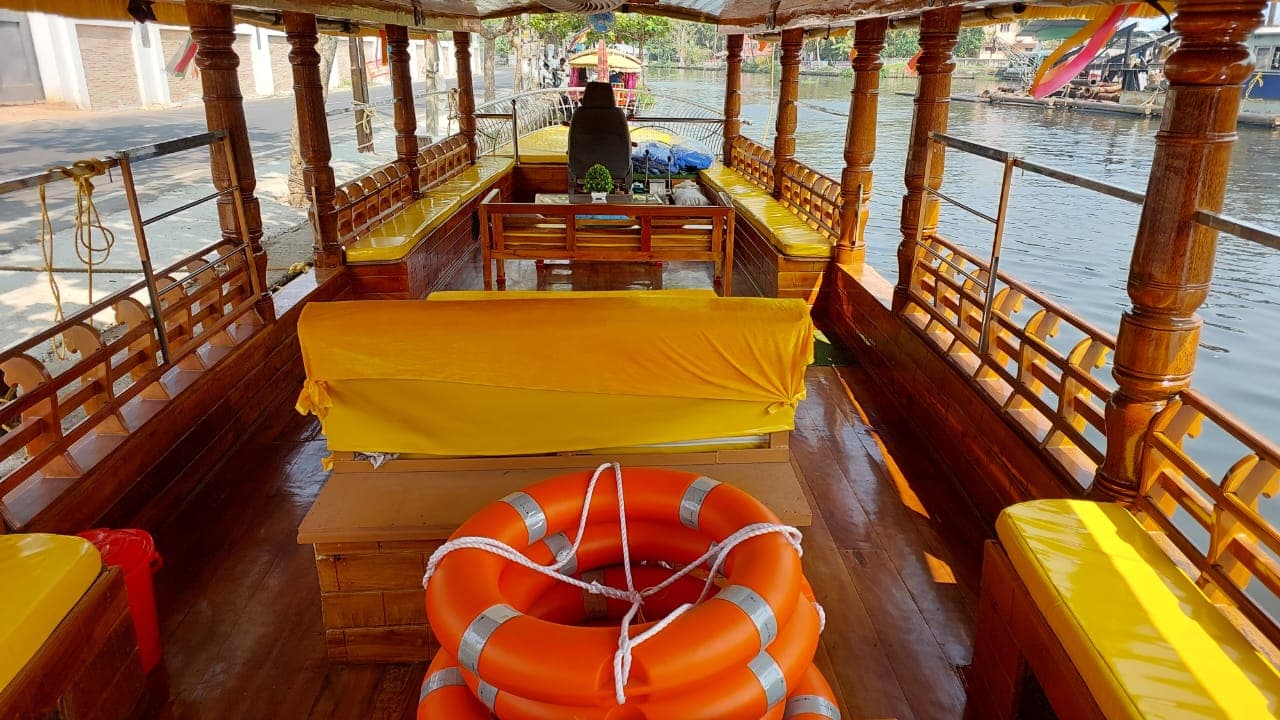 Shikara Ride — photo 6